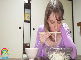 ３年前に出会った交換留学生が僕の家へホームステイに来ることになった。エロい美女になった北欧天使に誘惑され童貞筆おろし汗だく絶倫ＳＥＸに明け暮れた夏休み メロディー・雛・マークス　サンプル画像12